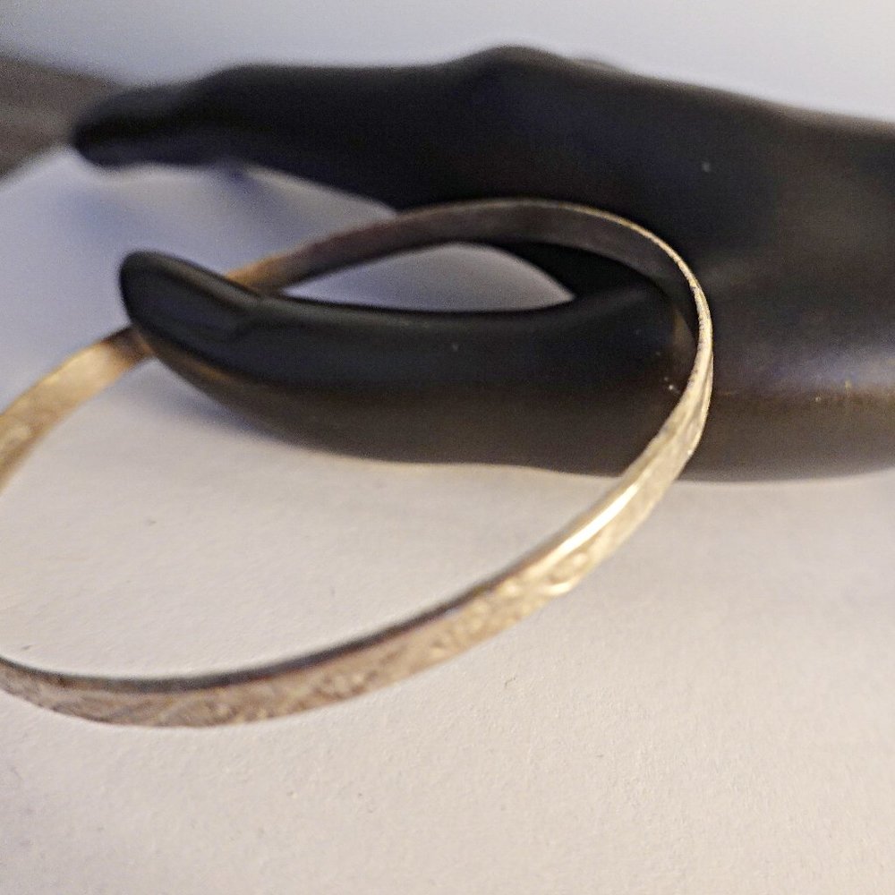 Vintage MEXICO Silver Hand Tooled Bangle Bracelet